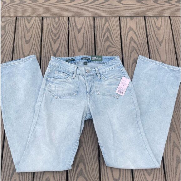 NWT Wild Fable Low-Rise bootcut light wash jeans easy rigid size 2 - Picture 1 of 10